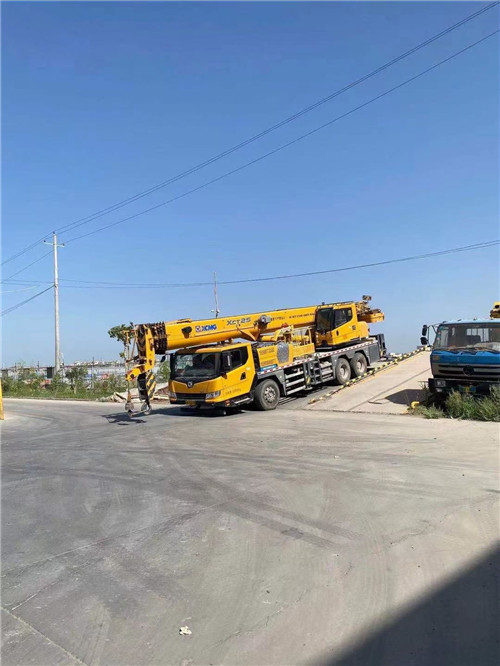 昆玉市吊车作业时，可能会产生哪些额外收费项目？