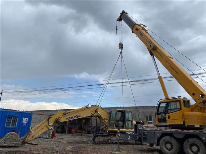 昆玉市25吨吊车的工作半径是多少？